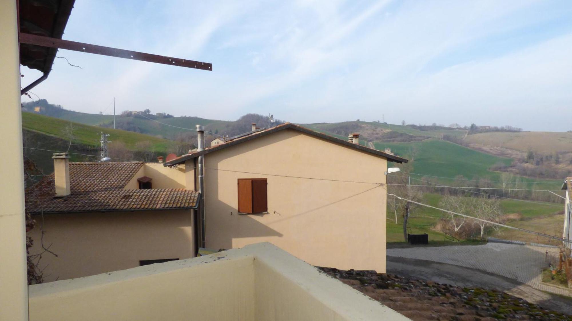 Gnazzano Home 1 Loiano Bagian luar foto